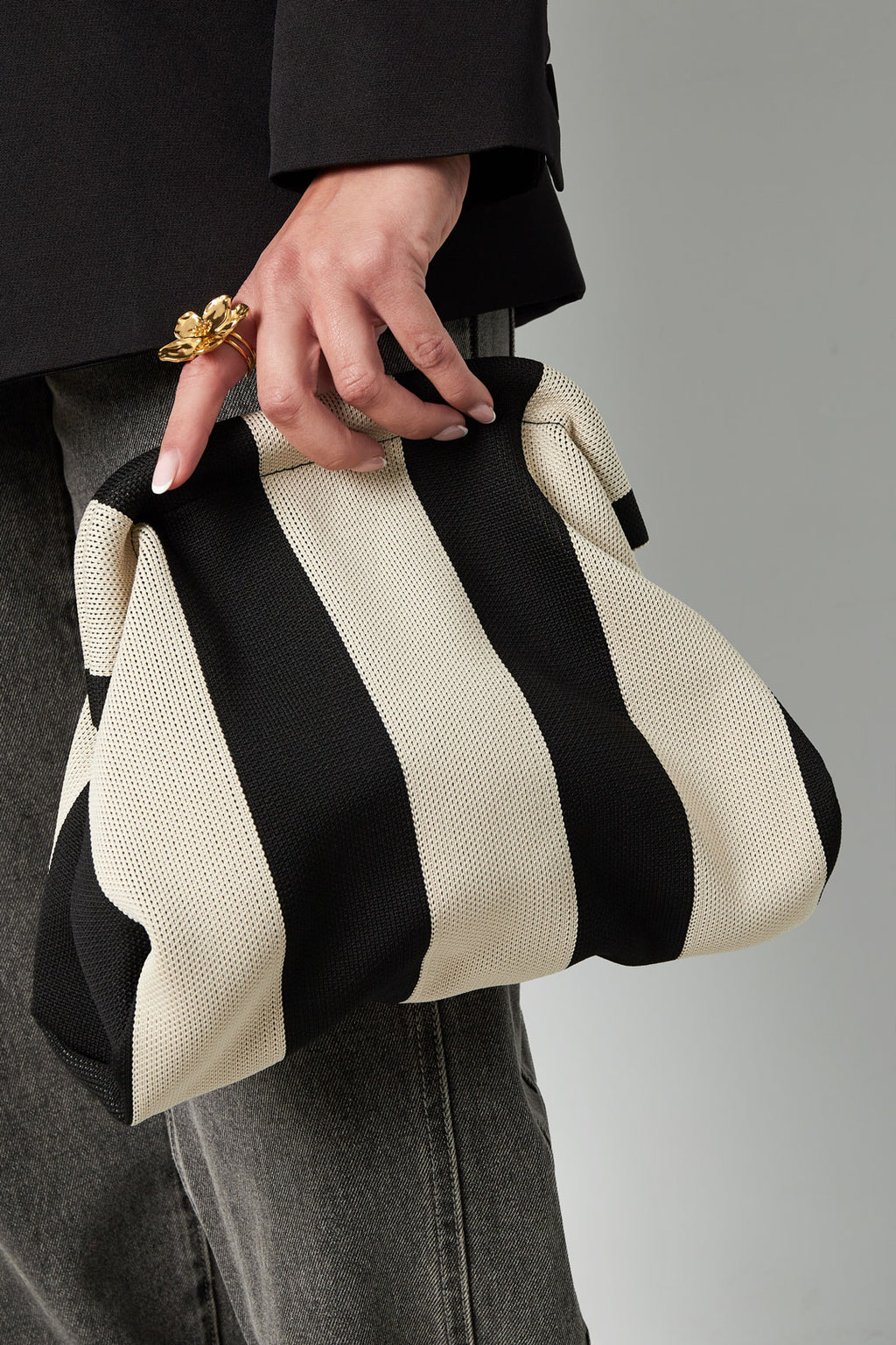 Striped beach clutch